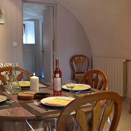 Hotes De La Colombe לינה וארוחת בוקר גרוספייר