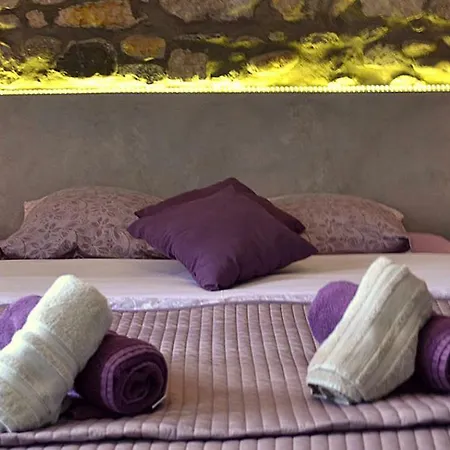 De La Colombe Bed & Breakfast *