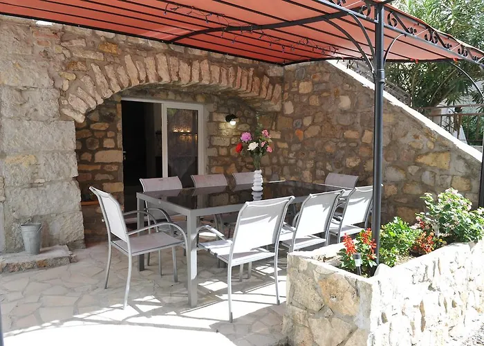 De La Colombe 3*