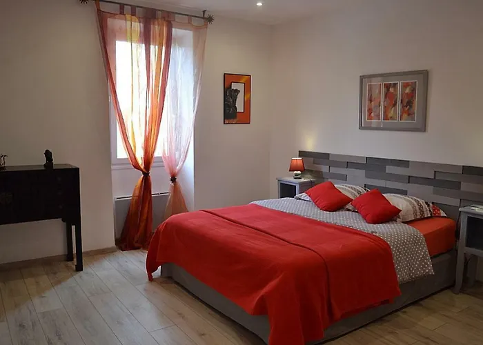 Bed & Breakfast De La Colombe Grospierres
