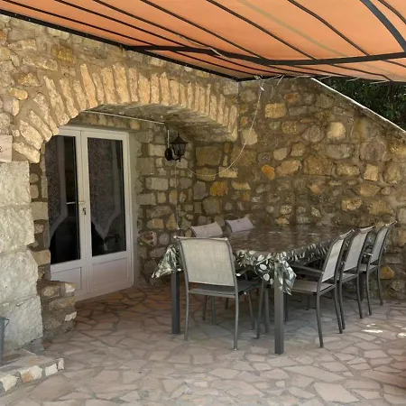 De La Colombe 3*